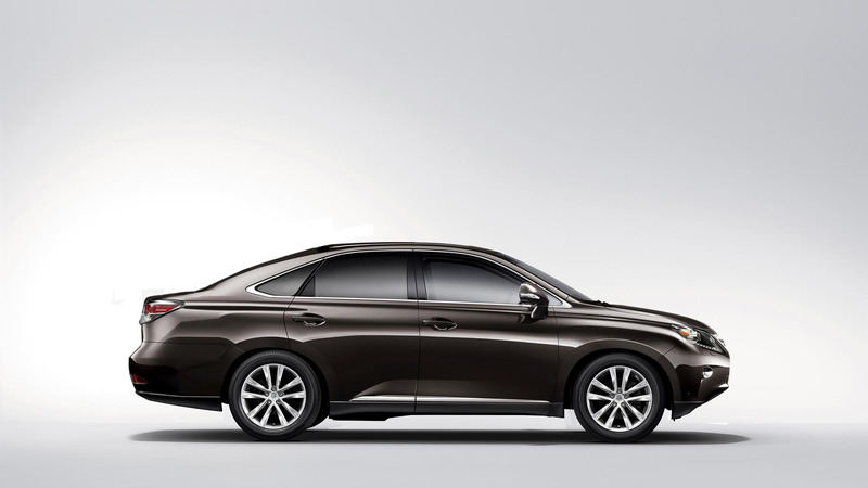 Illustration for article titled Next Photoshop victim... the Lexus RX350